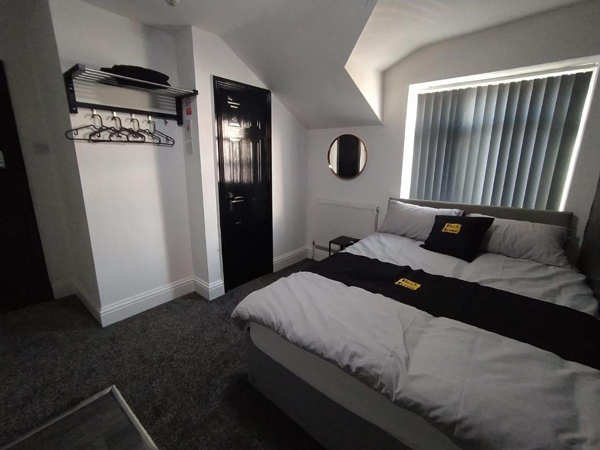 Black Ocean Holiday Apartments แบล็คพูล ภายนอก รูปภาพ
